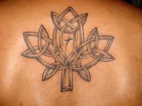 Canadian Tattoos And Designs-Canadian Tattoo Meanings And Ideas-Canadian Tattoo Pictures | HubPages Canadian Tattoo Ideas, Canadian Tattoos, Maple Leaf Tattoos, Inking Art, Canadian Tattoo, Best Tattoo Ever, Tattoo Meanings, Tattoo Pictures, Creative Tattoo