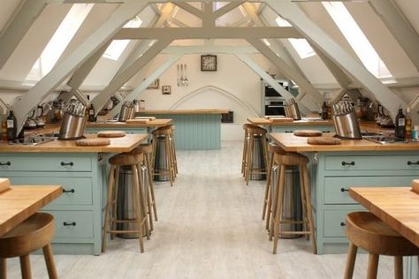 9 of the Best Cookery Schools in London | HuffPost Life Cooking School Interior, Cooking School Design, Cooking Class Kitchen, Cooking Classes Design, Cooking School Kitchen, Baking School, Cooking Quotes, Cooking Photography, Survival Books