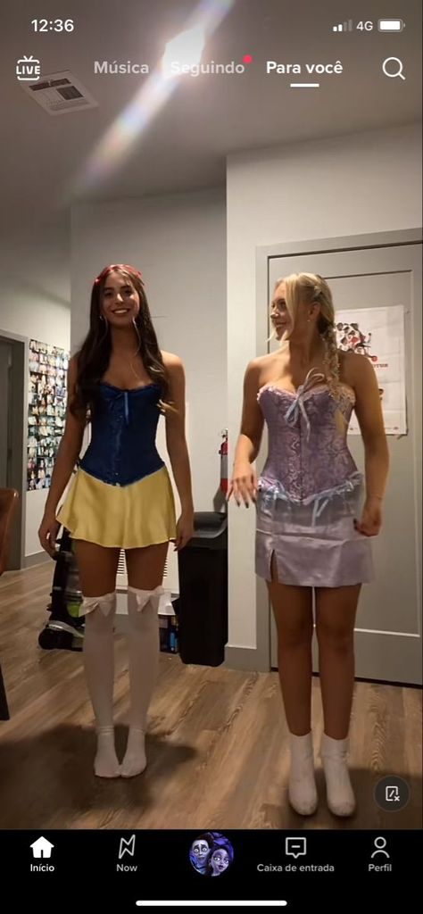 Best Friend Halloween Costumes For 2 Brunettes, Halloween Costumes Easy College, Disney College Halloween Costumes, Halloween Costume Corset Ideas, 2023 Halloween Costumes Women Brunette, Princess Costume With Corset, Ariel Corset Costume, Disney Princess Costumes Corset, College Halloween Costume Brunette