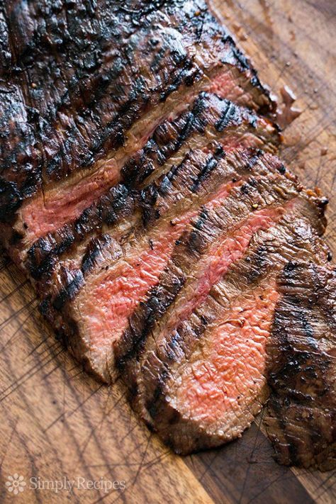 Grilled Marinated Flank Steak ~ A melt in your mouth flank steak that is cooked quickly with a high heat.  The marinade of soy sauce, honey and garlic does the trick for this cut of meat. from @simplyrecipes Steak Marinades, Steak Marinade Recipes, Marinated Flank Steak, Flank Steak Recipes, Grilled Steak Recipes, Steak Marinade, George Foreman, Marinated Steak, Grill Recipes