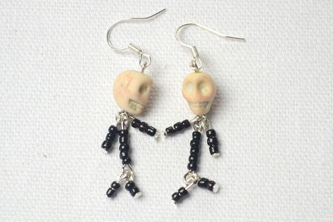 DIY Adorable Earrings Tutorial - How to Make Unique Zombie Earrings from pandahall.com Gothic Jewelry Diy, Earrings Tutorial, Pagan Jewelry, Gothic Accessories, Goth Jewelry, Earring Ideas, Earring Tutorial, Beaded Skull, Skull Earrings