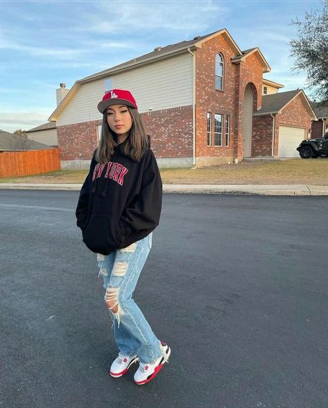 La Hat Outfit, Fitted Hats Women, Fitted Hat Outfit, Rico Kruz, Latina Outfits, Looks Country, Downtown Outfits, Swag Outfits For Girls, Tomboy Outfits