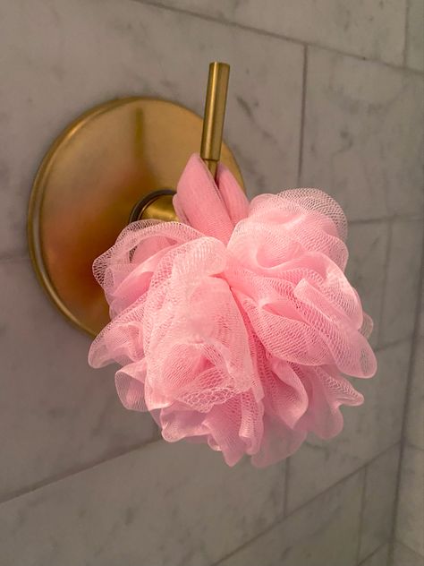 Bathroom Aesthetic Pink, Natural Bathtub, Y2k Festival Outfit, Pink Loofah, Pink Bathroom Aesthetic, Bath Loofah, Pink Ginger, Pampering Routine, Pink Showers