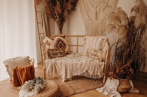 Boho Photo Studio Decor, Bohemian Photoshoot Ideas Indoor, Boho Studio Photography, Boho Photography Studio Setup, Boho Photo Studio, She Shed Photography Studio, Boho Studio Photoshoot, Boho Photography Studio, Lifestyle Photography Studio