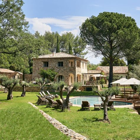 🇨🇵 Provence perfection found! ⚜️ Uncorking a glass of Château de Berne's finest on the terrace of La Bastide Vanado. Sun-drenched vineyards sprawl before you, whispering stories of history and terroir.🍷 Blissful escape or dream stay? You decide! 💫 #ChateauDeBerne #LaBastideVanado #Provence #Vineyard #Escape #Wine #CountryLiving #FrenchCountryside #Belgravia Provence Vineyard, Hotel Concept, The Terrace, French Countryside, May 17, Country Living, Provence, Terrace, Wine