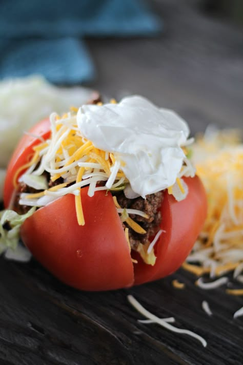 Taco Stuffed Tomatoes - 4 Sons 'R' Us Taco Stuffed Tomatoes, Save Money Challenge, Stuffed Tomatoes, Summer Eats, Ground Beef Tacos, Healthy Tacos, Seasonal Produce, Money Challenge, Tacos Beef