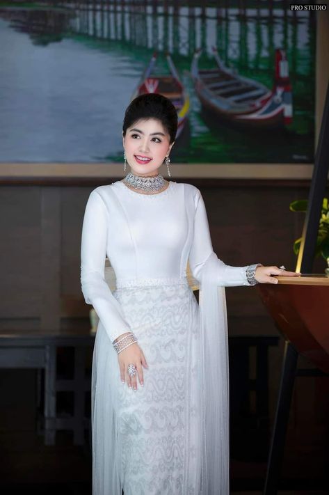 Myanmar Wedding, Burma Dress, Pretty Dresses Casual, Wedding Dress Sketches, Latest Bridal Blouse Designs, Burmese Clothing, Wedding Dresses Princess Ballgown, Sewing Wedding Dress, Traditional Dresses Designs