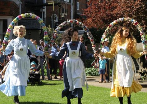 English Cultural Clothing, England Culture Clothing, Traditional British Clothing, Camping Sunset, English Culture, Morris Dancers, England Country, English Clothes, European Clothing