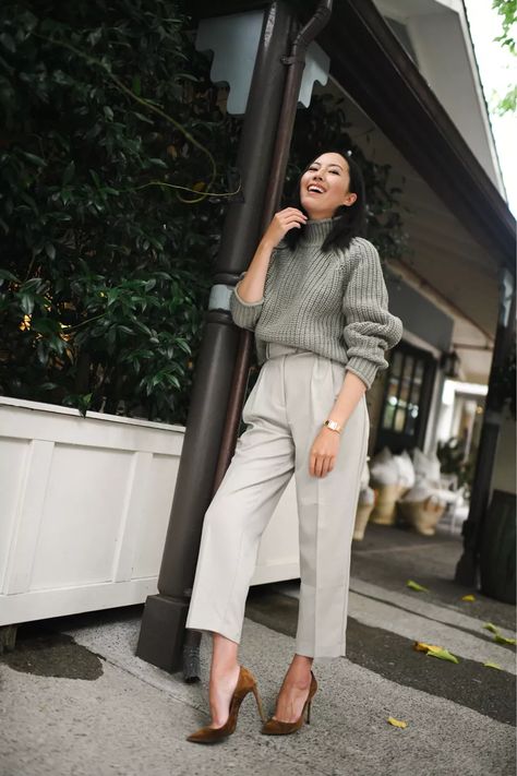 Chic Over 50 Fashion, 9to5chic Outfits, Sage Sweater, Simple Work Outfits, Professional Work Outfit, Chic Pants, Corporate Outfits, Business Casual Outfits For Work, Causal Outfits