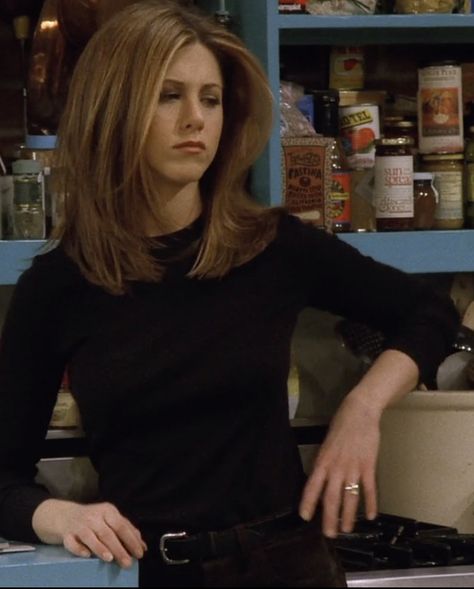 season 3 episode 20 Why hasn’t he called Rachel? Why? Why? I don’t understand. Why? He said he’ll call. Why? Why?! Chandler, I’m... Rachel Green Hair, Rachel Haircut, Rachel Hair, Jennifer Aniston Hair, 90s Hairstyles, Haircuts Straight Hair, Rachel Green, 가을 패션, Aesthetic Hair