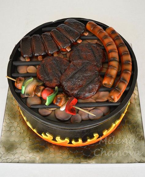 Bbq Birthday Cake, Steak Cake, Bbq Cake, Bbq Drinks, Meat Cake, Plating Food, Dad Birthday Cakes, Birthday Bbq, Berry Cake