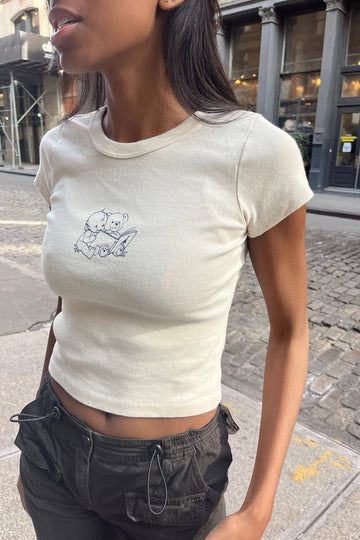 Beige Y2k, 90s Fashion For Women, Brandy Melville Shirts, T Shirts Cute, Baby Reading, Ribbed Tee, Top Clothes, Summer Outfits For Teens, Angel Baby