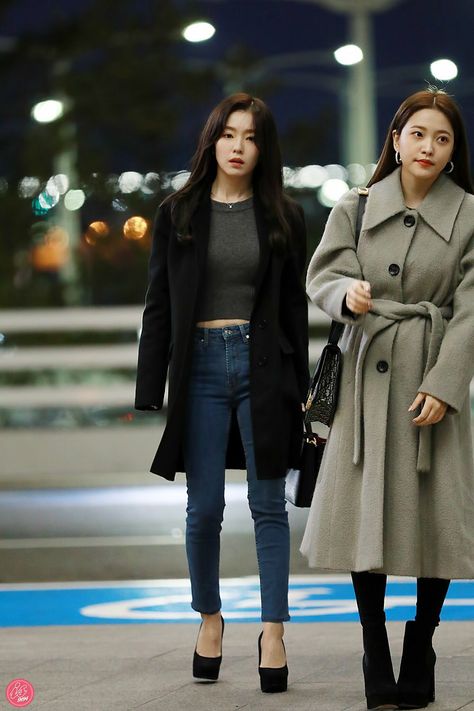 Red Velvet Irene Airport Fashion, Irene Airport Fashion, Irene Style, Irene Fashion, Red Velvet Outfit, Airport Fashion Kpop, Red Velet, Mini Homecoming Dresses, Fashion Idol