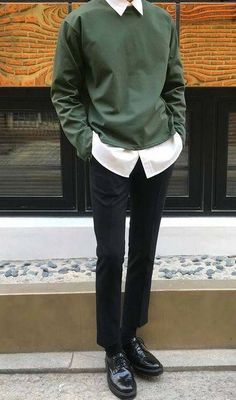 Sweatshirt Outfit Men Formal, Sweatshirt With Collared Shirt Outfit Men, Crewneck With Collared Shirt Outfit Men, College Student Outfits Men, Male Professional Outfits, Cute Nerdy Outfits Guys, Law Student Aesthetic Outfit Men, College Male Outfits, Sweater With Collared Shirt Mens