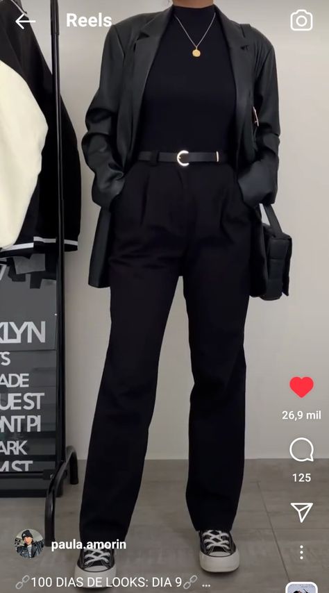 Smart All Black Outfit, All Black Slacks Outfit, Elevated Black Outfits, Dark Business Casual Outfits, Smart Casual Women Black, Slacks And Tshirt Outfit Women, Ulta Beauty Advisor Outfits, Professional All Black Outfits Women, Outfits With Black Slacks