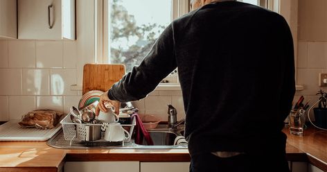 Dear Men, Doing Chores And Watching Your Kids Is Not 'Helping Out' Habit Stacking, Doing Chores, Above The Sink, American Mom, Thanksgiving Recipes Side Dishes, Food Clips, Airtight Food Storage, Lifestyle Habits, Airtight Food Storage Containers