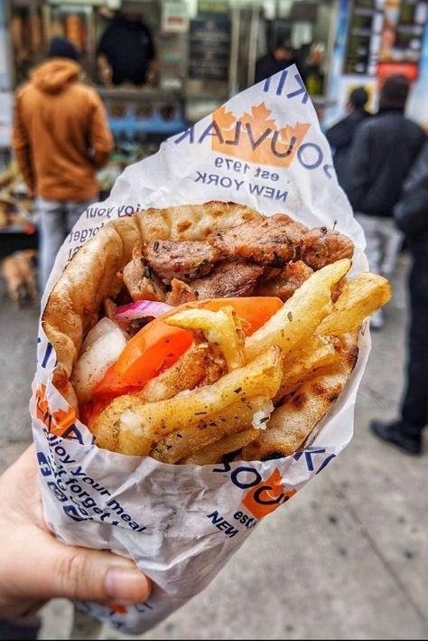 Gyro Recipe, Best Food Trucks, Food Catering, New York Food, Exotic Food, Greek Food, Food Trucks, Greek Recipes, Food Obsession