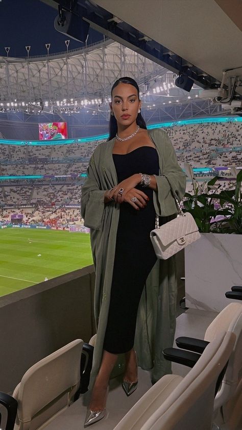 Georgina Rodriguez Dubai, Georgina Rodriguez Aesthetic, Gio Rodriguez, Georgina And Ronaldo, Georgina Rodriguez Outfit, Geo Rodriguez, Georgina Rodriguez Style, Wags Outfits, Khaliji Style