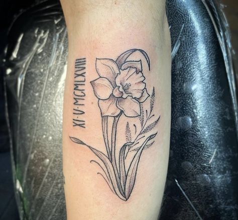 Daffodil Arm Wrap Tattoo, Daffodil Tattoo Back, Tattoo Back Of Forearm, Arm Wrap Tattoo, Daffodil Tattoo, Wrap Tattoo, Tattoo Back, 3 Tattoo, Name Tattoos