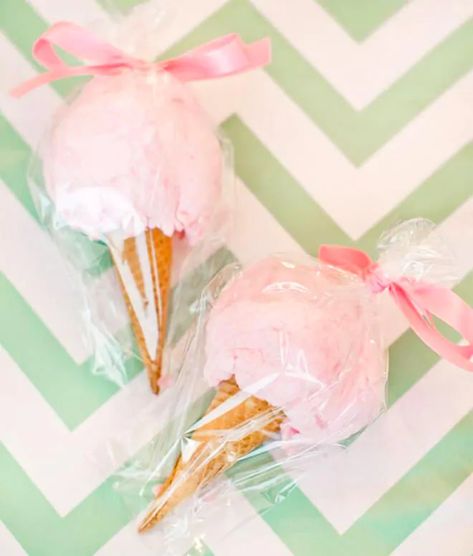 21 deliciously fun ways to throw an ice cream party | Mum's Grapevine Ice Cream Parlor Party, Ice Cream Birthday Party Theme, Halloween Candy Crafts, Smores Party, Ideas Aniversario, Cotton Candy Party, Ice Cream Party Decorations, 1st Birthday Party Favors, Candy Display