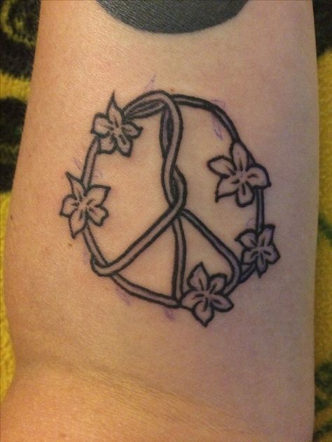 Tattoo peace Tattoo Ideas Peace, Peace Love Happiness Tattoo, Peace Tattoo, Happiness Tattoo, Peace Love Happiness, Flash Tattoos, Maybe Someday, Pretty Tattoos, Rose Tattoo