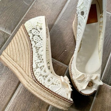 Vintage Wedges, Tory Burch Wedges, Cream Outfits, Dr Shoes, Cute Shoes Heels, Cute Wedges, Funky Shoes, Cute Heels, Shoe Inspo