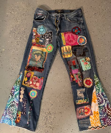 Beads On Jeans, Things To Make Out Of Jeans, Aesthetic Painted Jeans, Diy Patchwork Jeans, Pants With Patches, Decorated Jeans, 60s Denim, Denim Jeans Diy, Bohemian Jeans