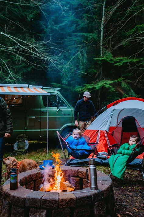 Camping With Kids Aesthetic, Traveling With Kids Aesthetic, Family Camping Aesthetic, Hiking With Baby, Camping With Baby, Camping With Family, Baby Camping, Hiking Family, Family Hike