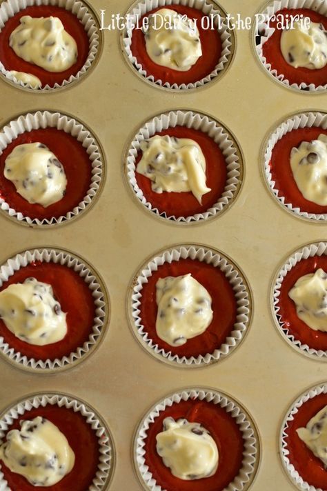 Red Velvet Black Bottom Cupcakes, Red Velvet Cake With Cream Cheese Inside, Red Velvet With Cream Cheese Filling, Red Velvet Cupcakes With Cream Cheese Filling, Stuffed Red Velvet Cupcakes, Red Velvet Muffins With Cream Cheese, Red Velvet Filled Cupcakes, Cream Cheese Filling For Cupcakes, Filled Red Velvet Cupcakes