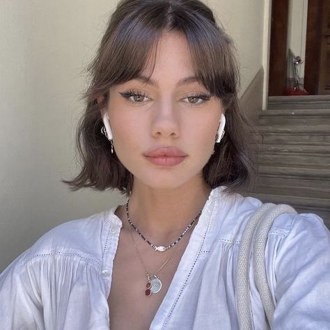 Short Brown Hair, Chin Length Hair, Hair Inspiration Short, Haircut Inspiration, Short Straight Hair, Haircuts Straight Hair, Short Hair Haircuts, Short Hair With Bangs, Cut My Hair