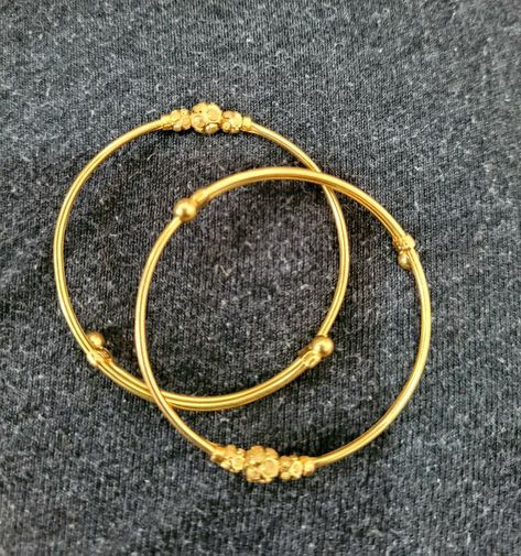 Light weight adjustable baby girl gold bangles💕💕👍💍🙂💕 Baby Girl Gold Jewellery, Adjustable Gold Baby Bangles, Bangles For Baby Girl Gold, Gold Bangles For Baby Girl, Baby Gold Bangles, Baby Jewelry Gold, Baby Jewellery, Kids Bangles, Baby Bangles