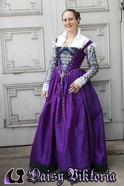 Purple Silk Venetian Gown by DaisyViktoria Venetian Gown, Venetian Dress, Pink Shot, Elizabethan Fashion, Tudor Fashion, Tudor Era, Purple Gowns, Queen Costume, Century Clothing