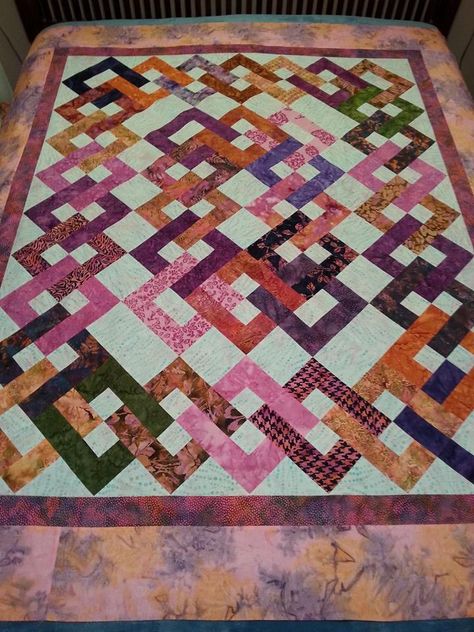 Island Chain pattern Island Chain Quilt Pattern Free, Jaded Chain Quilt Pattern Free, Chain Piecing Quilt Tutorial, Jacks Chain Quilt Pattern, Celtic Twist Block Free Pattern, Batik Quilts, Scrappy Quilt Patterns, Quilt Square Patterns, Half Square Triangle