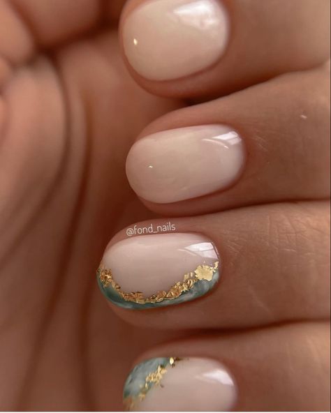 Shellac Manicure Ideas For Short Nails, Modern Nails Short, Gel Nails For Older Women Over 50, Layered Nail Art, New Dip Nail Trends, Subtle Nail Art, Nails Art Ideas, Nails Art Designs, Milky Nails