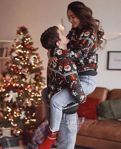 So cute, right?❤️ Good night! by @mezenova @istosha - - - #cozyhome #ootdgoals #travelgoals #ootdfashion #cutecouples #cute… Cute Christmas Couple Outfits, Christmas Photoshoot Outfits Couple, Couple Christmas Pictures Ideas, New Year Couple Outfit, Couple Christmas Pictures Outfits, Christmas Outfit Ideas For Couples, Xmas Couple Photos, Christmas Couple Photos, Christmas Couple Pictures