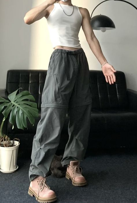 Feminine Clothes On Men, Men With Feminine Clothes, Men’s Gym Outfits Aesthetic, Twink Outfit Men Casual, Feminine Boys Style, Feminine Man Aesthetic, Mens Feminine Fashion, Feminine Guy Outfits, Feminine Boy Outfit