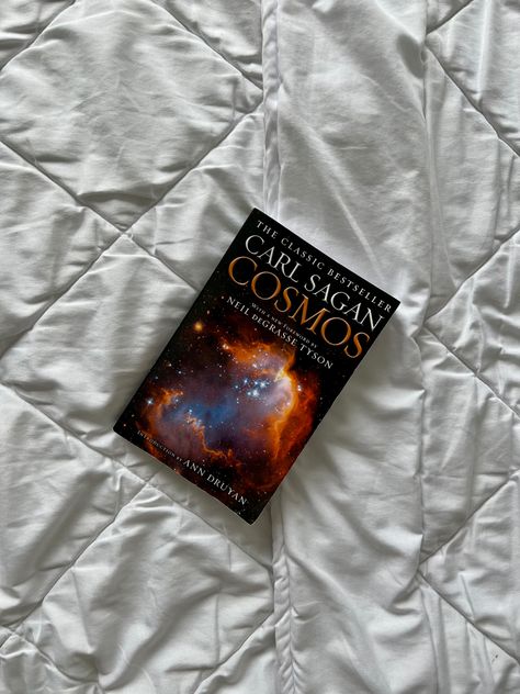 Cosmos By Carl Sagan, Carl Sagan Aesthetic, Astronomy Books Aesthetic, Cosmos Carl Sagan, Fantasy Astronomy, Cosmos Aesthetic, Carl Sagan Books, Books About Space, Universe Books