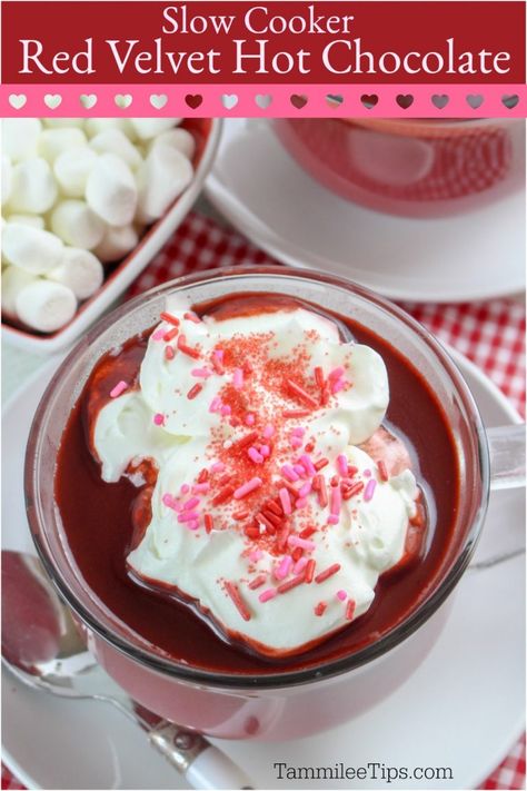 Desserts Valentines Day, Hot Buttered Rum Recipe, Red Velvet Hot Chocolate, Hot Chocolate Treats, Boozy Hot Chocolate, Nutella Hot Chocolate, Crockpot Hot Chocolate, Rum Recipes, Delicious Hot Chocolate