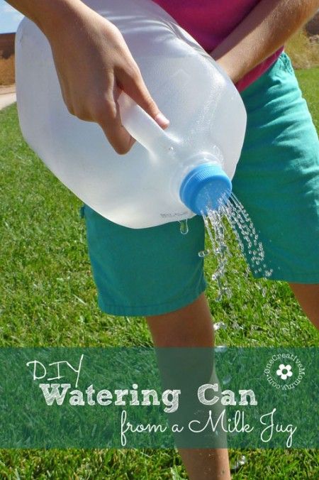 Recycle a milk jug into a watering can for the garden with the simple tutorial from OneCreativeMommy.com! Milk Jug Crafts, Patio Pergola, Earth Day Crafts, Astuces Diy, Outdoor Classroom, School Garden, Have Inspiration, Garden Club, Recycled Crafts