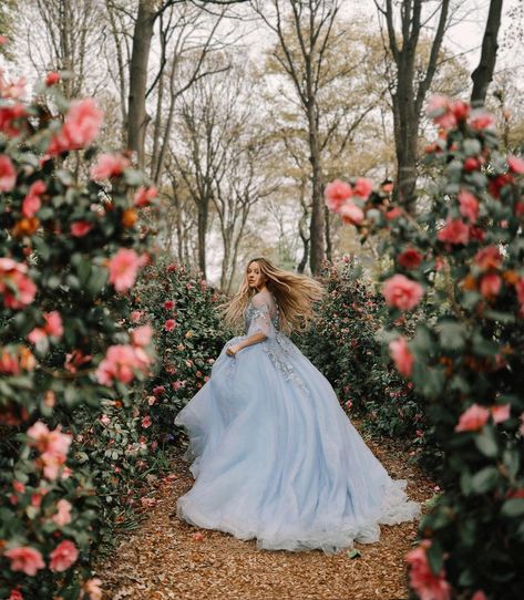 Era Victoria, Fairytale Photoshoot, Quinceanera Photoshoot, Debut Photoshoot, Old Dress, Quinceanera Photography, Fairytale Aesthetic, Royalty Aesthetic, Princess Photo