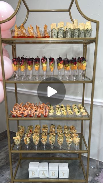 35K likes, 272 comments - skilled_meals on June 6, 2022: "Who doesn’t love an appetizer station? 💕🥹 #skilledmeals #appetizers #appetizer #foodstagr..." Appetizer Layout Ideas, Appetizer Bar Ideas, Appetizer Station, Tiered Food Display Buffet Tables, Hors D’oeuvres Table Set Up, Appetizer Display Ideas Presentation, Chips And Dip Display Serving Ideas, Acrylic Food Display, Bridal Shower Food Table Display