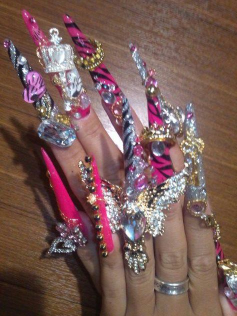 Nail Art Step By Step, Gyaru Nails, Art Step By Step, Nail Art For Beginners, Y2k Nails, Pretty Gel Nails, Really Cute Nails, Bling Acrylic Nails, Kawaii Nails