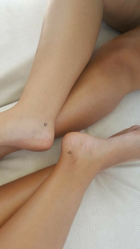 Heel Tattoo, Tiny Hidden Tattoos, Small Hidden Tattoos, Pretty Tattoo Ideas, Heel Tattoos, Tiny Heart Tattoos, Pretty Tattoo, Tiny Wrist Tattoos, Bestie Tattoo