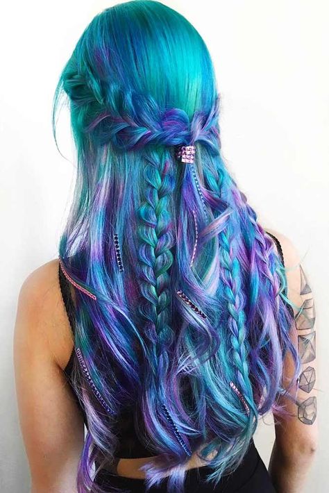 Mermaid Hair With Blue Accents Purple #bluehair #purplehair #highlights #mermaidhair Butter Blonde, Balayage Blonde, Ombré Hair, Hair Color Purple, Light Hair Color, Trendy Hair Color, Hair Color Blue, Ombre Hair Color, Trendy Hair