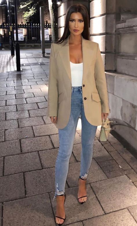 Baddie Date Night, Best Fall Outfits, Mantel Outfit, 2022 Outfits, Chique Outfit, Mode Tips, Blazer Outfits For Women, Girl Lifestyle, Blazer Outfit