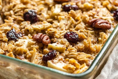 Oatmeal Breakfast Casserole, Oat Biscuits, Oatmeal Biscuits, Breakfast Casserole Recipes, Baked Apple Oatmeal, Oatmeal Healthy, Oat Breakfast, Pecan Crumble, Baked Oatmeal Healthy