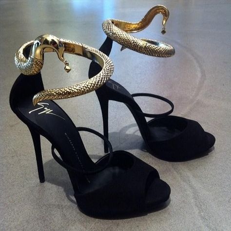 Snake Heels, Dr Shoes, Giuseppe Zanotti Heels, Fancy Shoes, Girly Shoes, Shoe Inspo, Aesthetic Shoes, Pretty Shoes, Dream Shoes