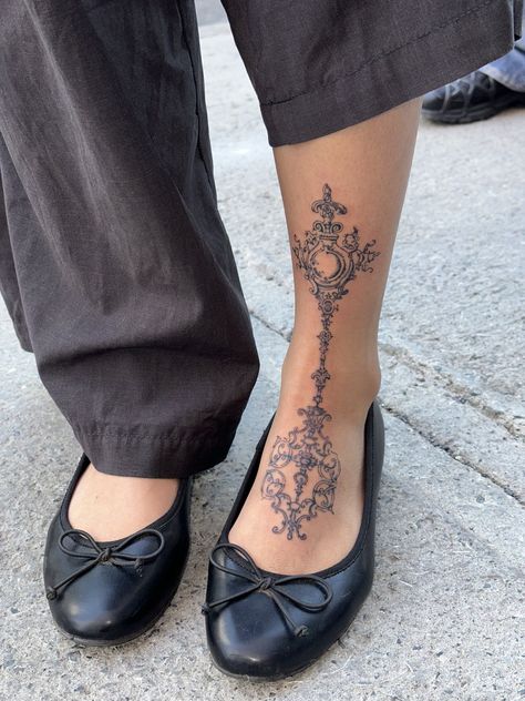 Whimsical Leg Tattoo, Gustav Klimt Tattoos, Tattoo Foot, Patchwork Leg Sleeve Tattoo, Women’s Patchwork Leg Sleeve, Art Nouveau Leg Tattoo, Gustav Klimt Tattoo, Klimt Tattoo, Shin Tattoo