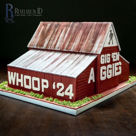 The infamous Aggie Barn for a highschool graduate headed to A&M. Her expected graduation date from A&M is seen on this side. Her dad's graduation in '91 was on the other. The cake was mostly almond flavored with a roasted strawberry rhubarb and cinnamon cream cheese filling. The gable or pitched roof is a lemon cake filling with italian meringue. The entire cake is covered in italian meringue and fondant. #aggiebarncake #gig'emcake #aggiecake #aggiegraduationcake #revelationid #revelati Aggie Cakes Texas A&m, Texas A&m Grooms Cake, A&m Grooms Cake, Aggie Ring Cake, Texas A&m Cake, Aggie Party, Aggie Decor, Aggie Graduation Party, Golf Grooms Cake