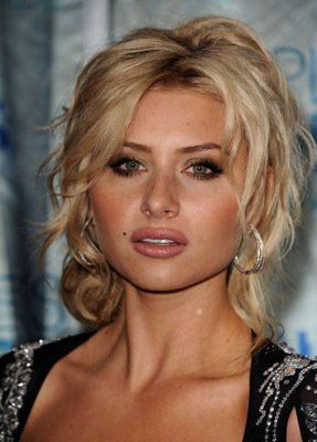 Aly Michalka, Aly And Aj, Ideas Illustration, 2000s Girl, Haircuts Ideas, Fashion Culture, Hair Reference, Lifestyle Inspiration, Pretty Woman